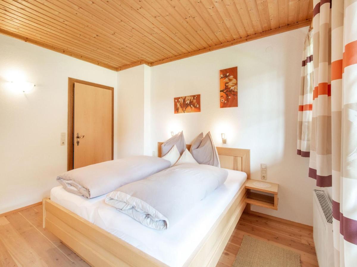 Apartment In Saalfelden Am Steinernen Meer Exteriör bild